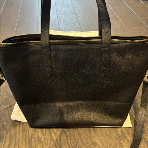 Cuyana Black Leather medium carryall - Picture 3 of 9